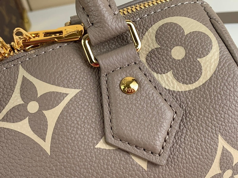 Dragons Bags ln Luxury Bag --68047