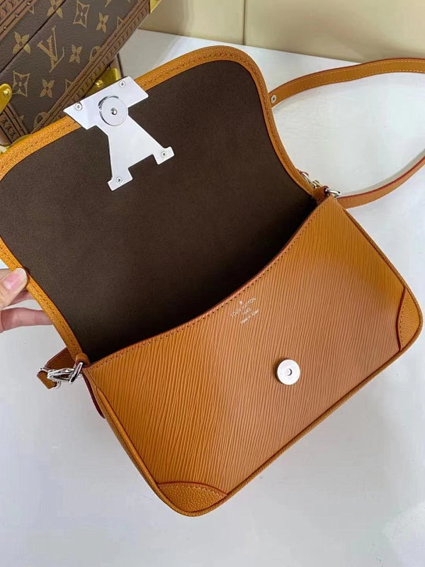 Dragons Bags ln Luxury Bag --60730