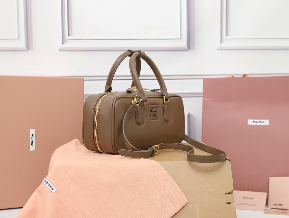 Dragons Bags Miun Miun Luxury Bag --123426