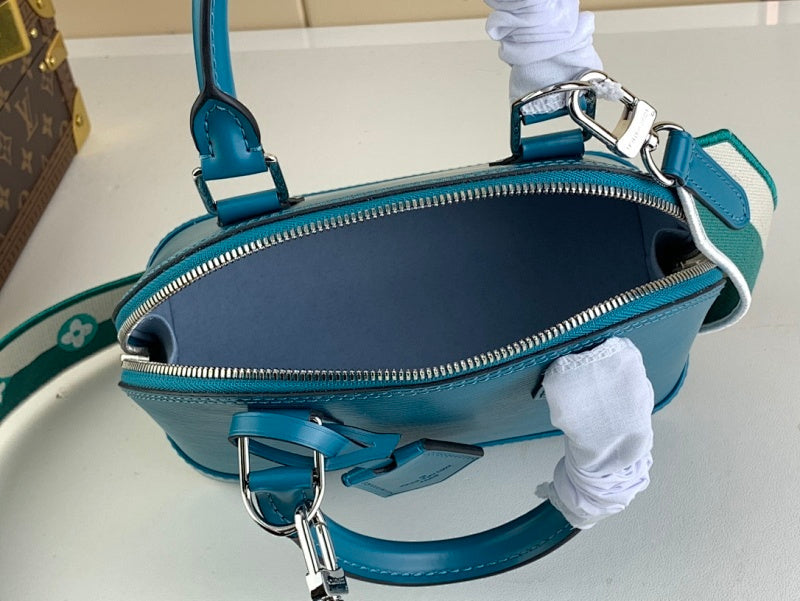 Dragons Bags ln Luxury Bag --61850