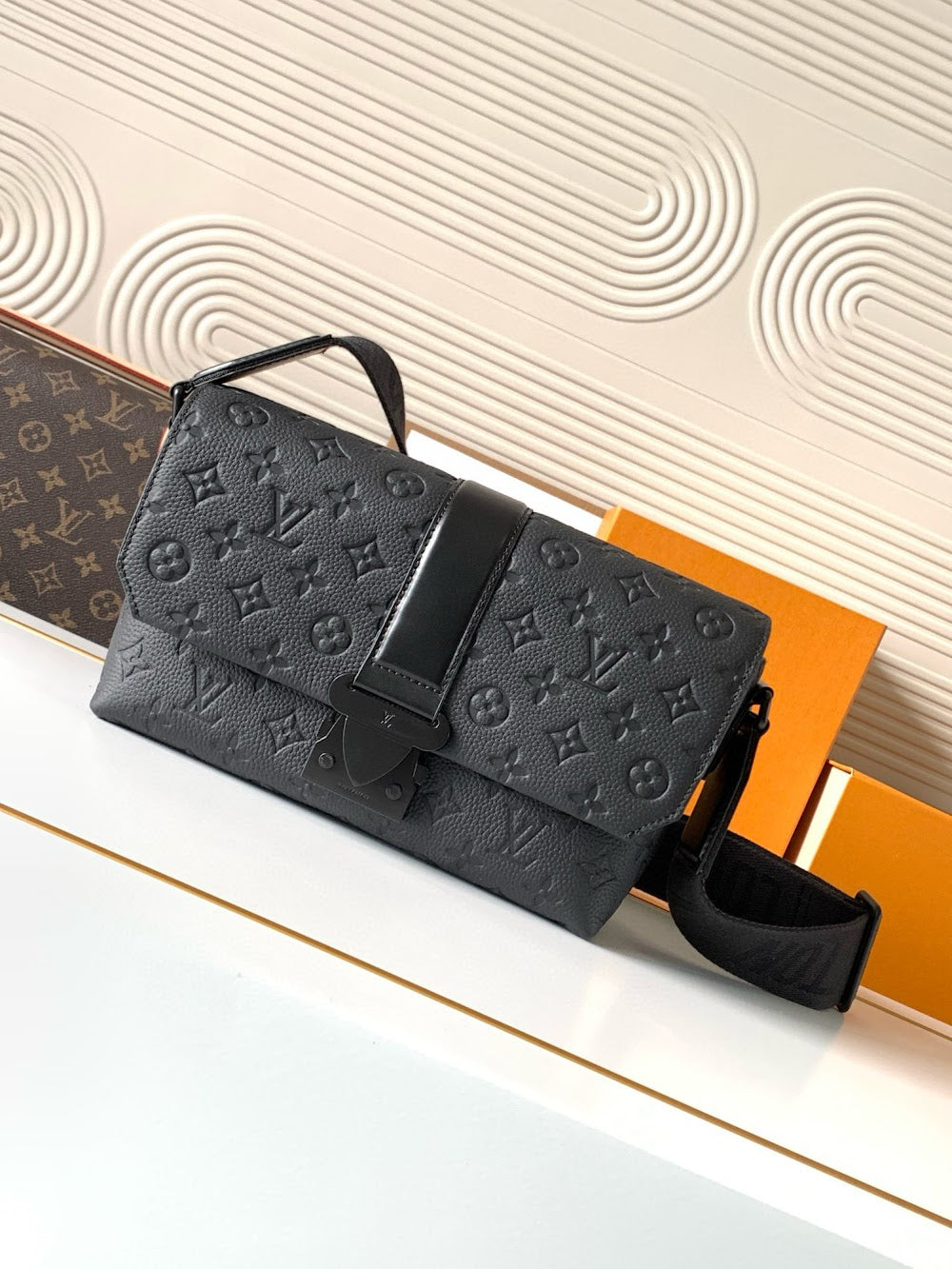 Dragons Bags ln Luxury Bag --71006