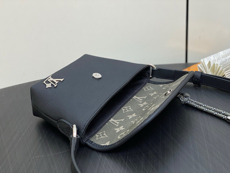 Dragons Bags ln Luxury Bag --71130