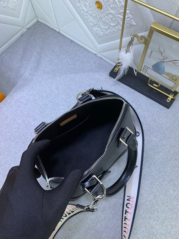 Dragons Bags ln Luxury Bag --78526