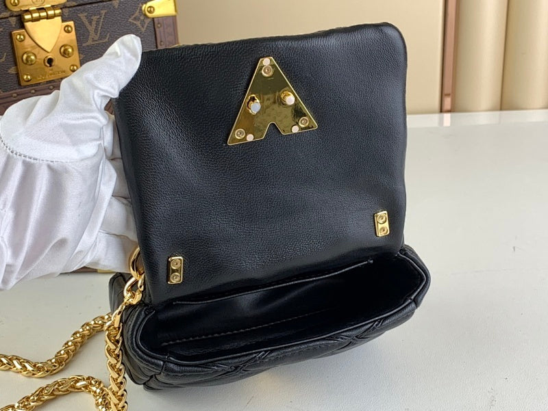 Dragons Bags ln Luxury Bag --68650