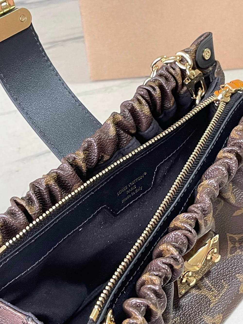 Dragons Bags ln Luxury Bag --95865