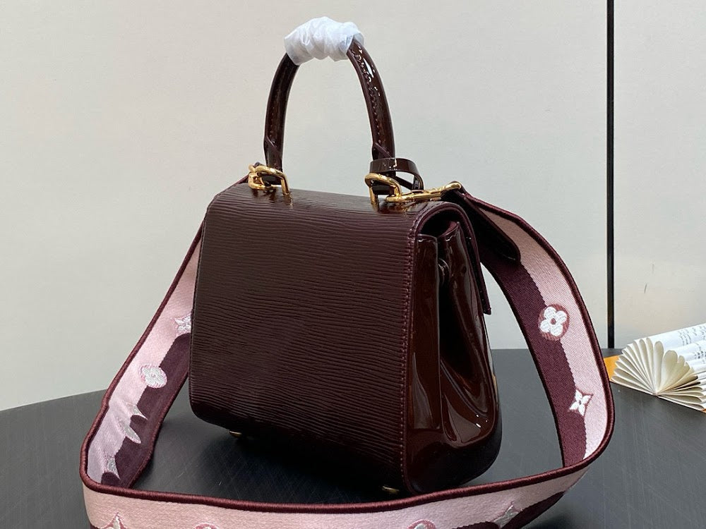 Dragons Bags ln Luxury Bag --81590
