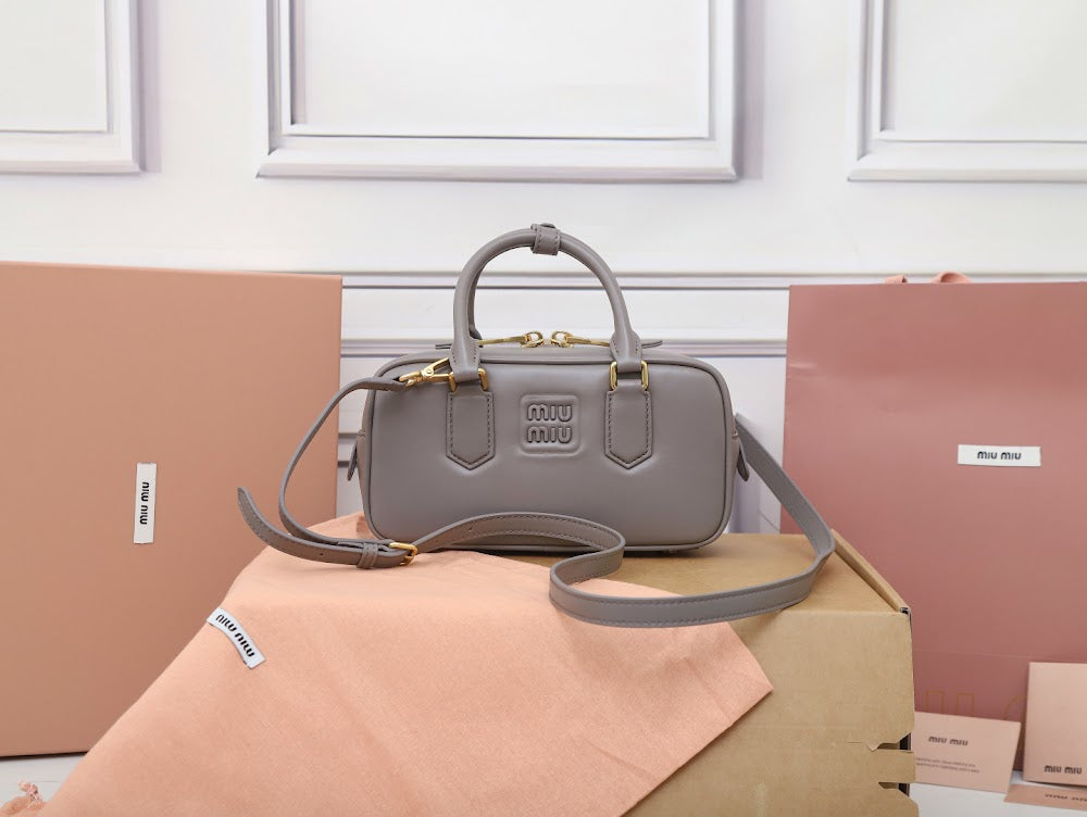 Dragons Bags Miun Miun Luxury Bag --123189