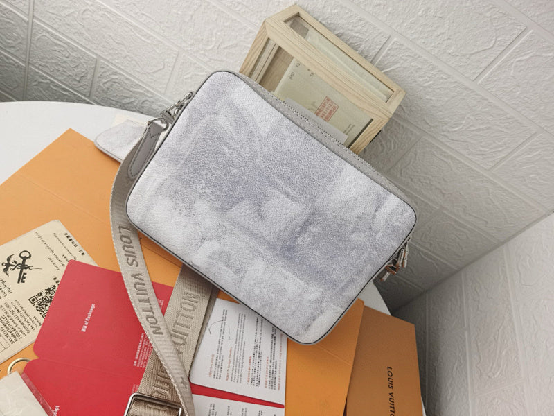 Dragons Bags ln Luxury Bag --70400