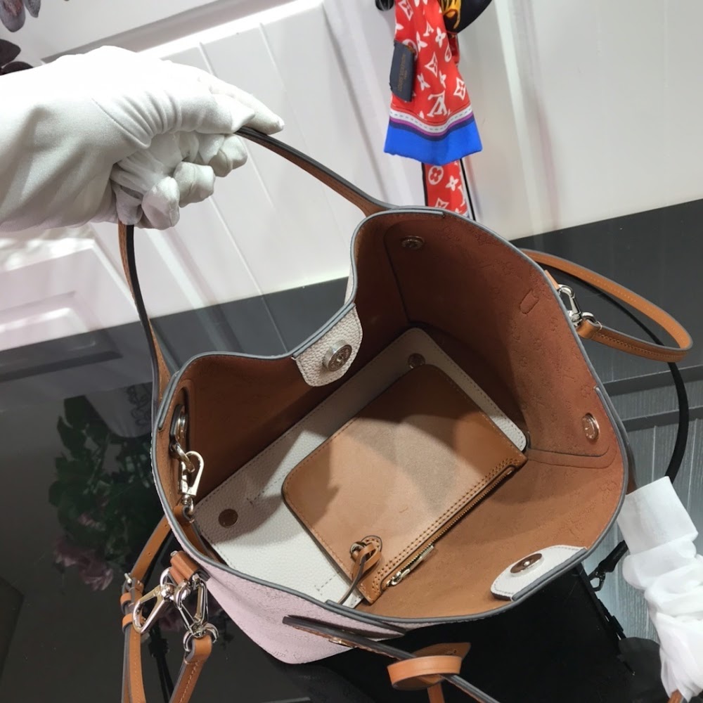 Dragons Bags ln Luxury Bag --56340