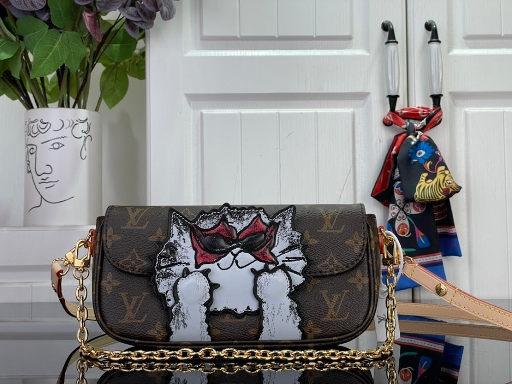 Dragons Bags ln Luxury Bag --97117