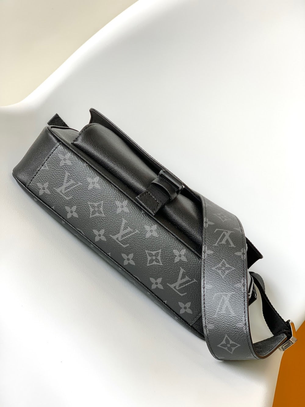 Dragons Bags ln Luxury Bag --71110