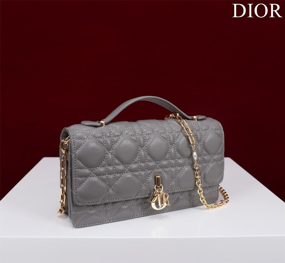 Dragons BagsDiorn Luxury Bag --116232
