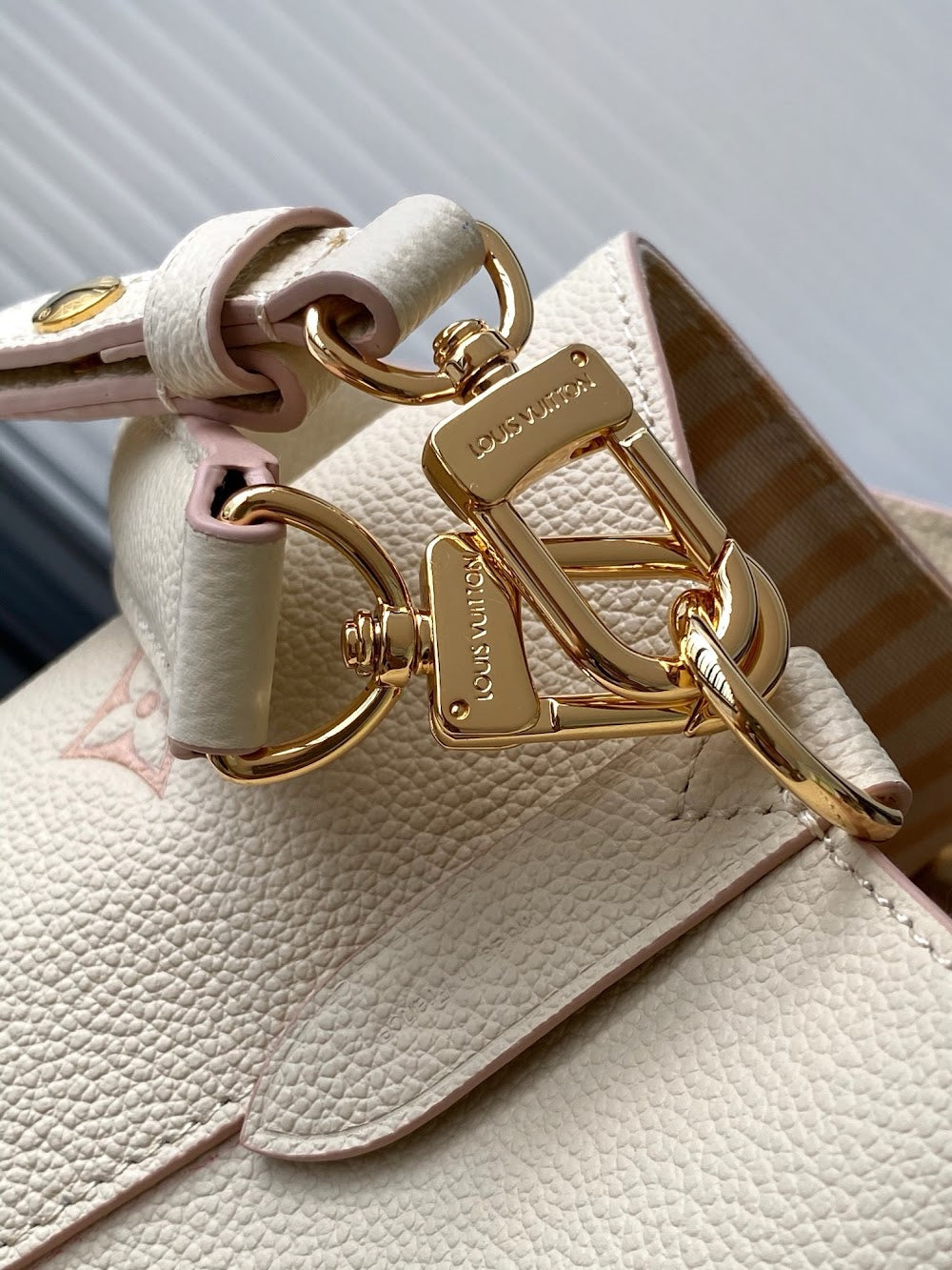 Dragons Bags ln Luxury Bag --81798