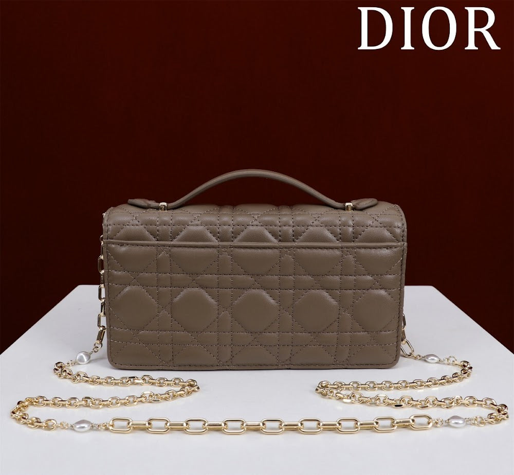 Dragons BagsDiorn Luxury Bag --116241