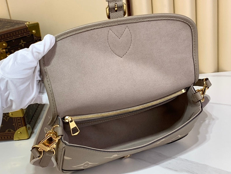 Dragons Bags ln Luxury Bag --69277