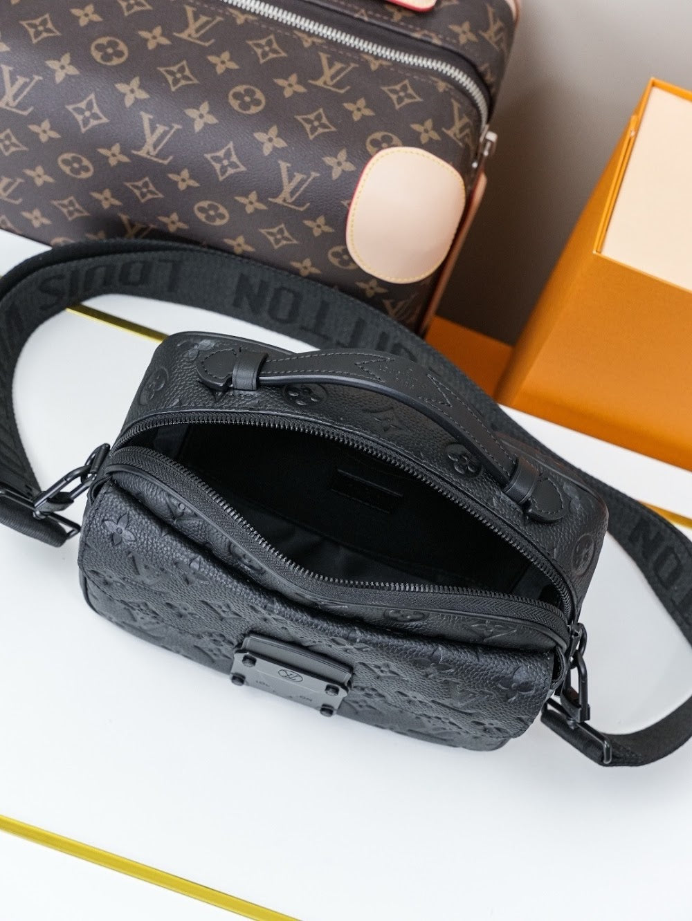 Dragons Bags ln Luxury Bag --71596