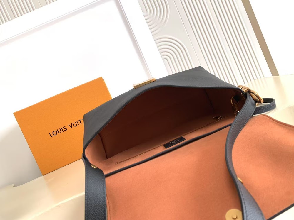 Dragons Bags ln Luxury Bag --81762