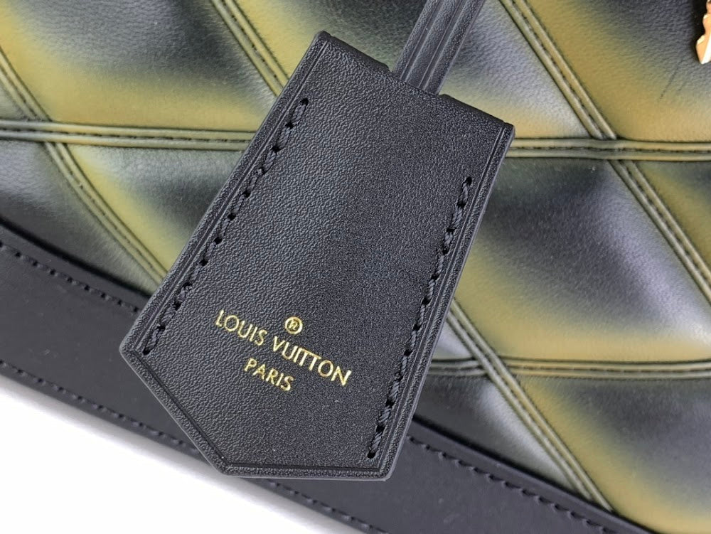 Dragons Bags ln Luxury Bag --68682