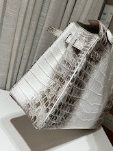 new-luxury-designer-bags-nm9250