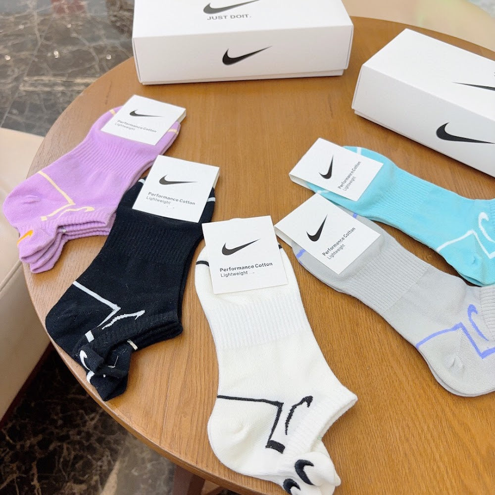 Dragons Bags Premium Luxury Socks --98183