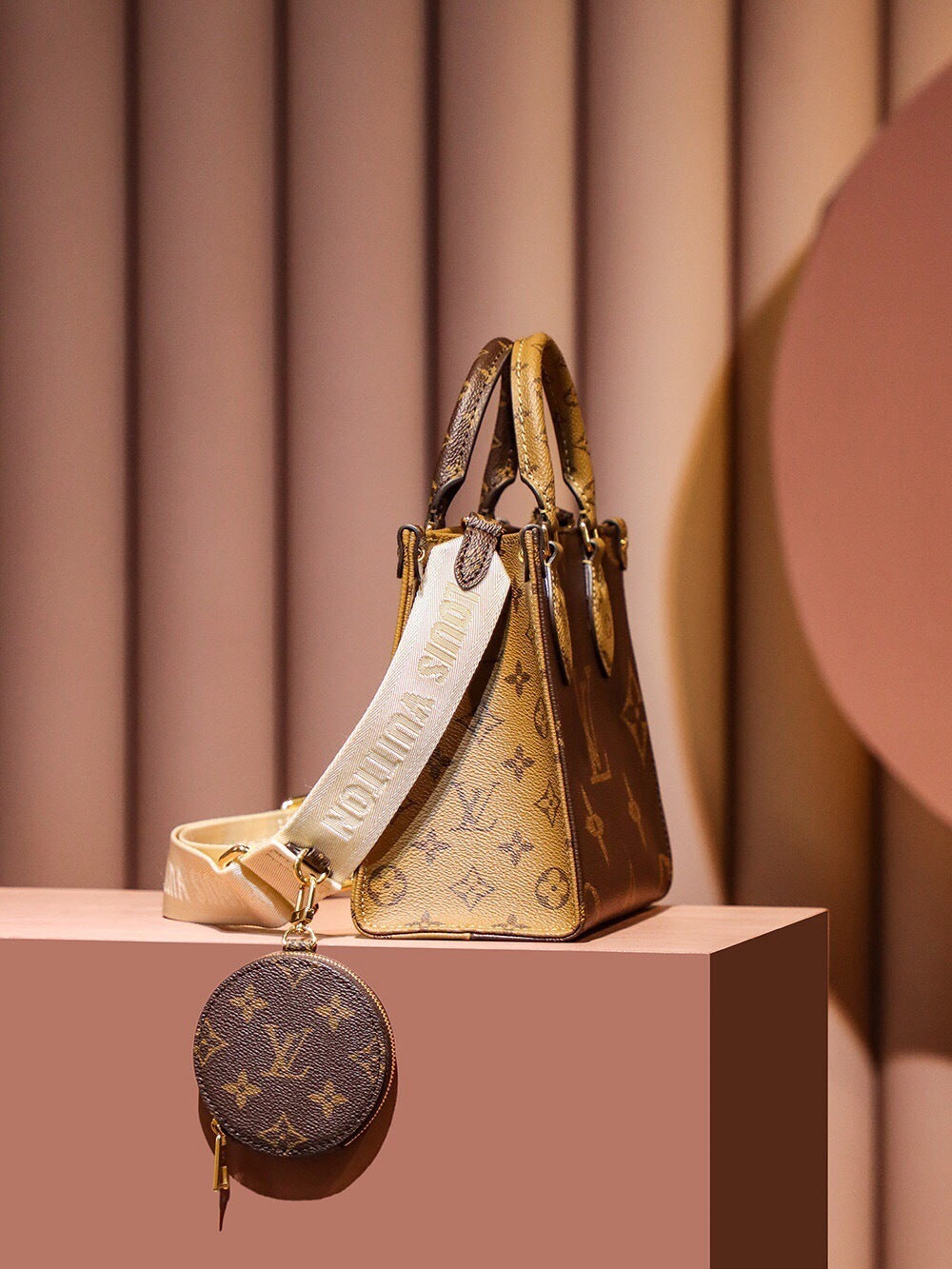 Dragons Bags ln Luxury Bag --81801