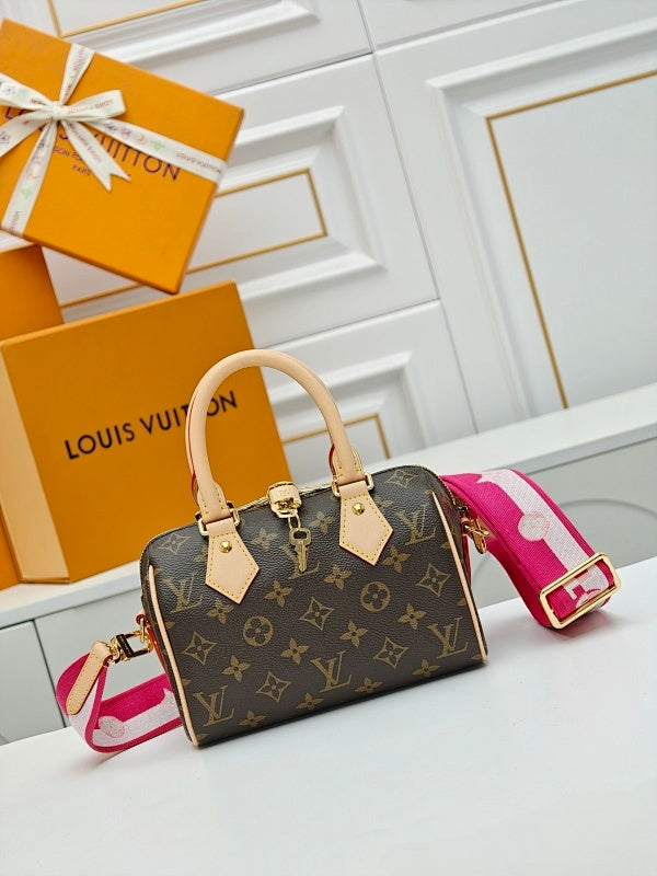 Dragons Bags ln Luxury Bag --81813
