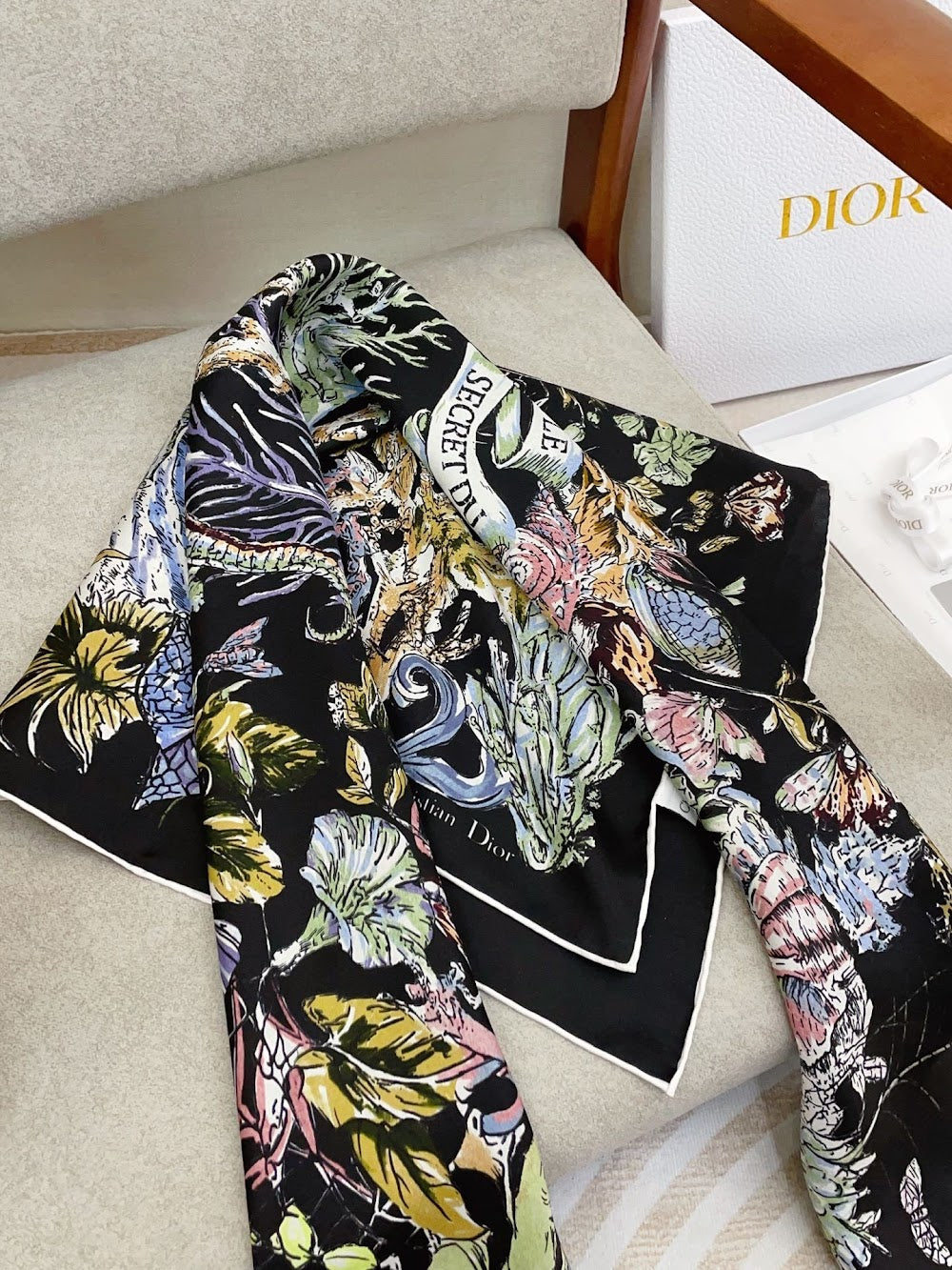 Dragons Bags Premium Designer Scarf --98855