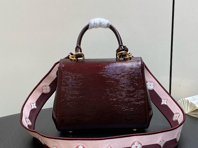 Dragons Bags ln Luxury Bag --81590