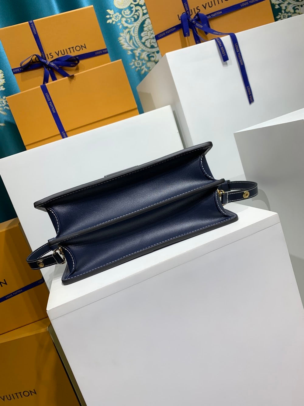 Dragons Bags ln Luxury Bag --60684