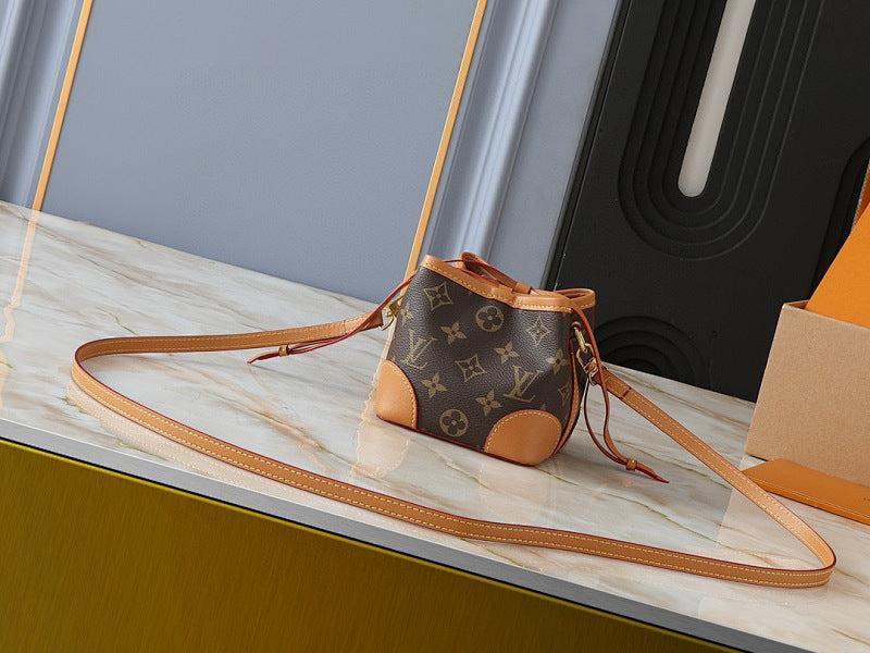 Dragons Bags ln Luxury Bag --81551