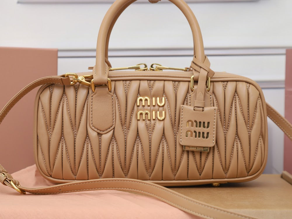 Dragons Bags Miun Miun Luxury Bag --123061