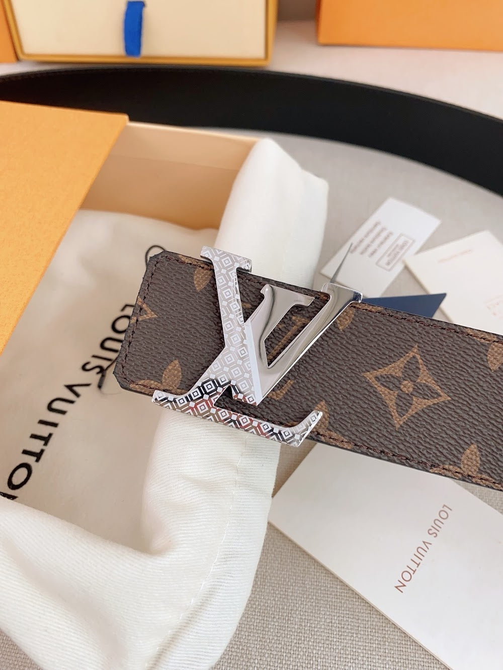 Dragons Bags ln Luxury Belt --110321