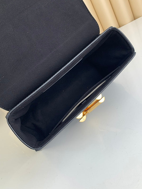 Dragons Bags ln Luxury Bag --67470