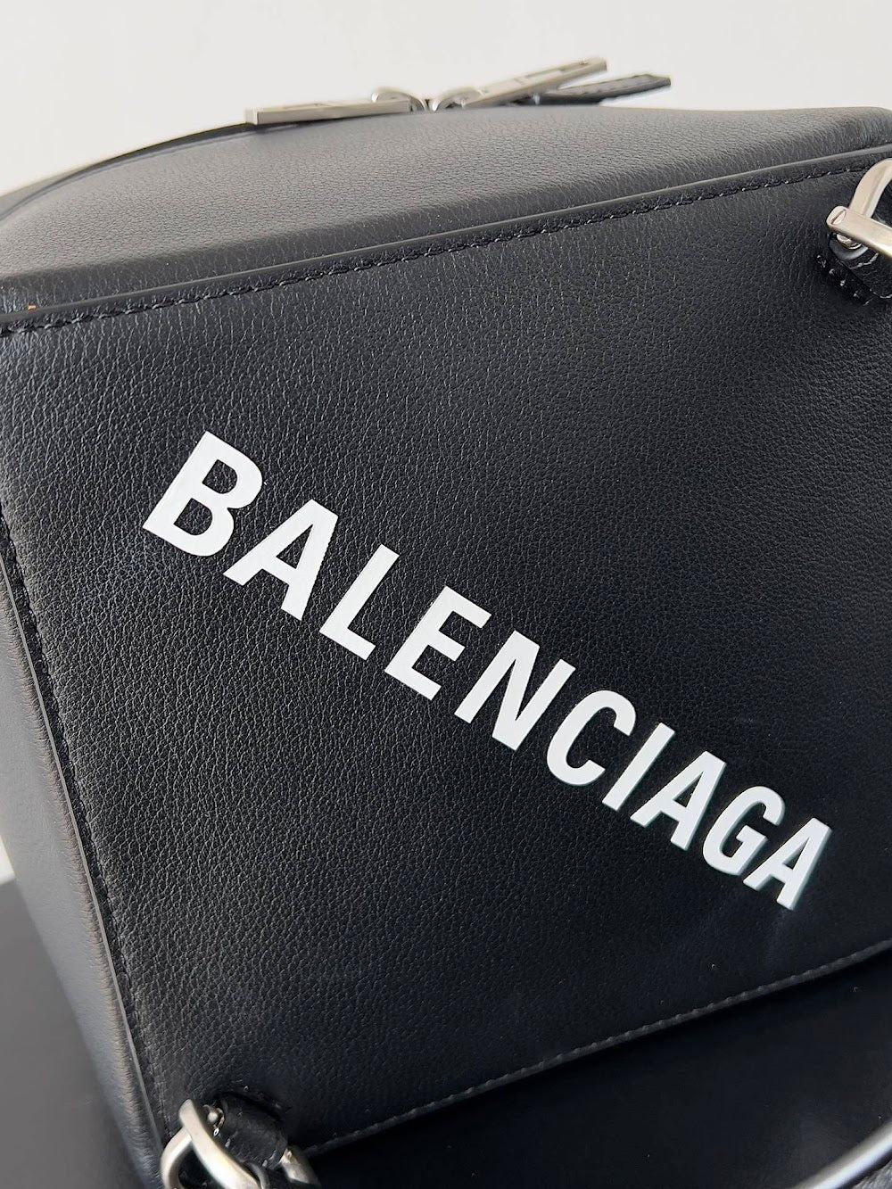 Dragons Bags Balenciaga Luxury Bag --111299