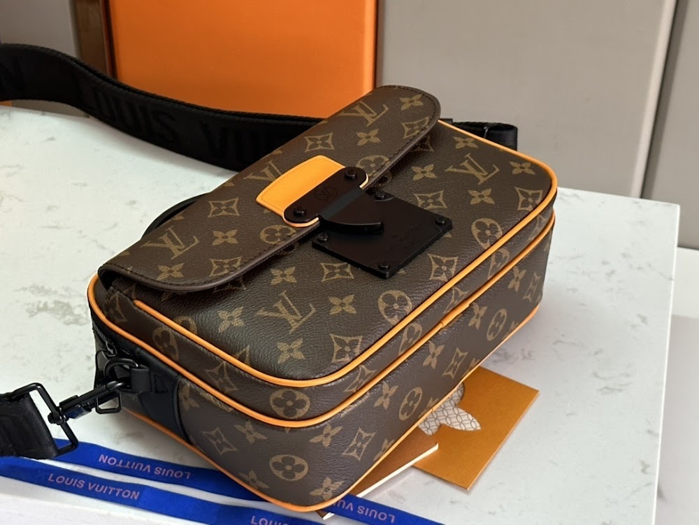 Dragons Bags ln Luxury Bag --70338