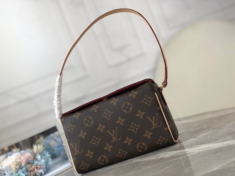 Dragons Bags ln Luxury Bag --66364