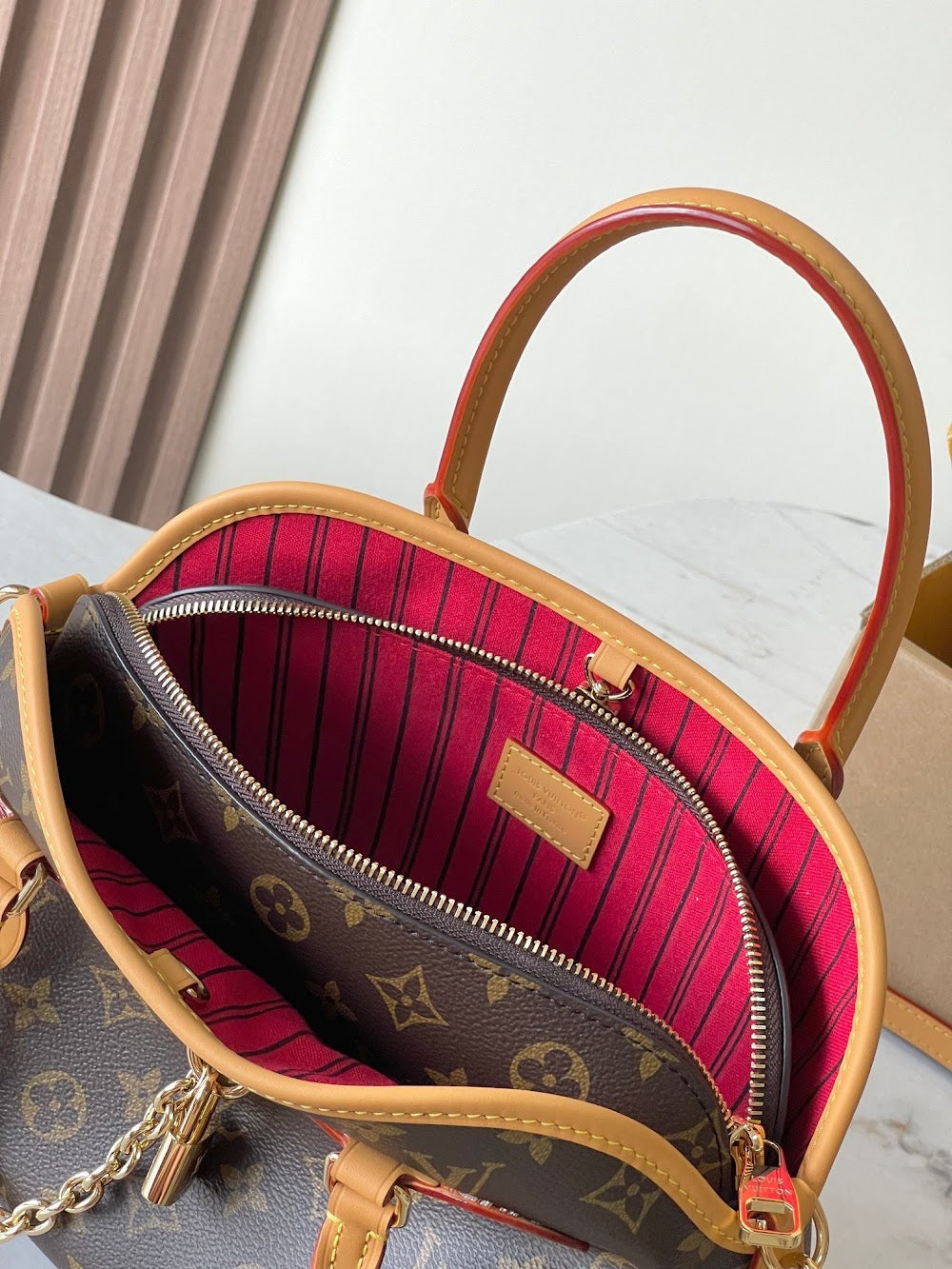 Dragons Bags ln Luxury Bag --97386