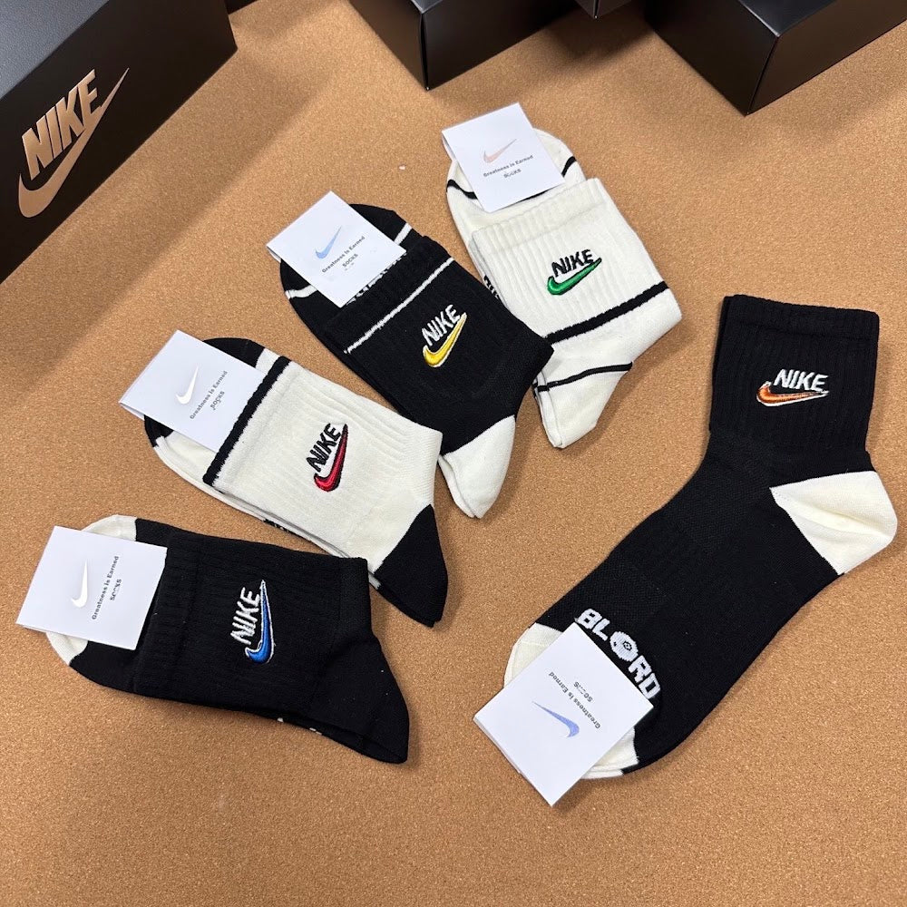 Dragons Bags Premium Luxury Socks --98412