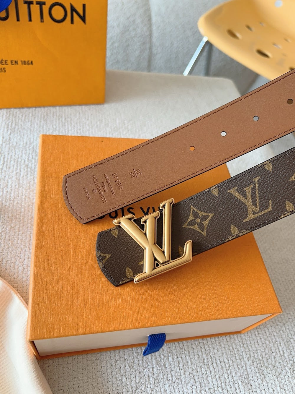 Dragons Bags ln Luxury Belt --110226