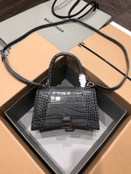new-luxury-designer-bags-nm21702