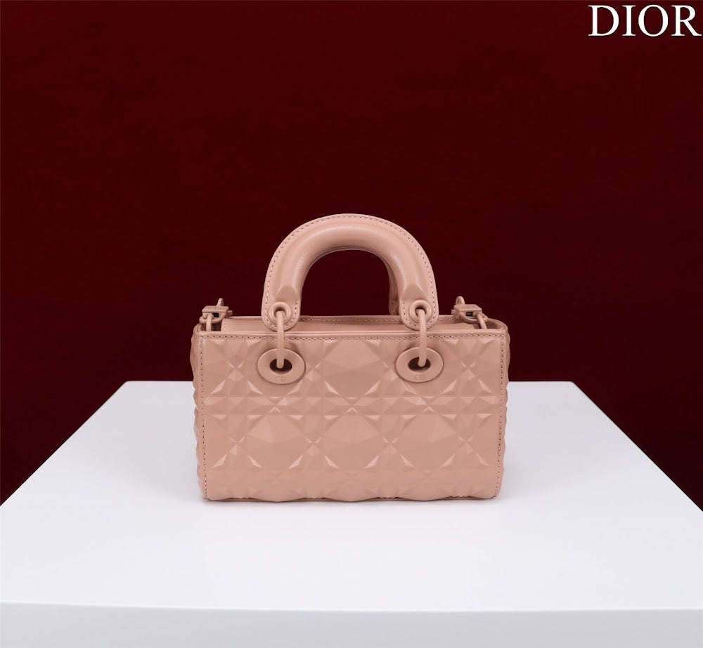 Dragons BagsDiorn Luxury Bag --116475