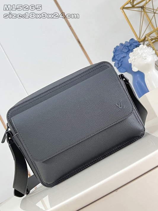 Dragons Bags ln Luxury Bag --97337