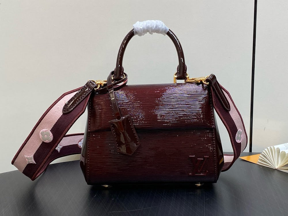 Dragons Bags ln Luxury Bag --81590