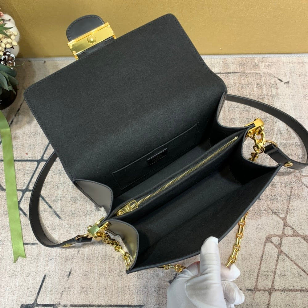 Dragons Bags ln Luxury Bag --56549
