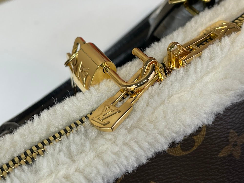 Dragons Bags ln Luxury Bag --97496