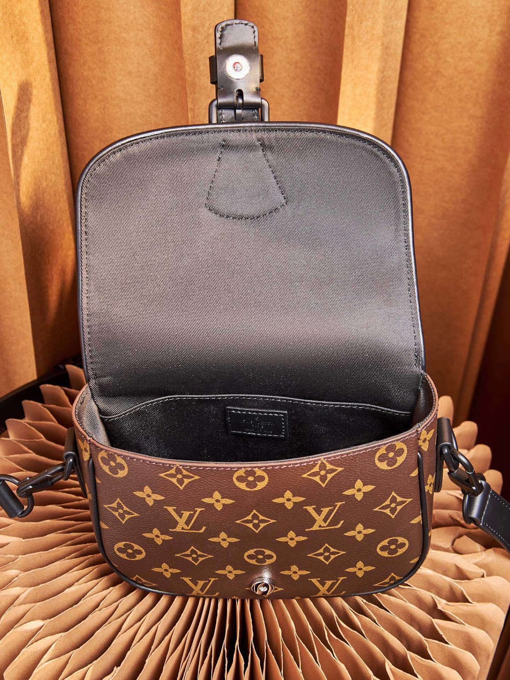 Dragons Bags ln Luxury Bag --70645