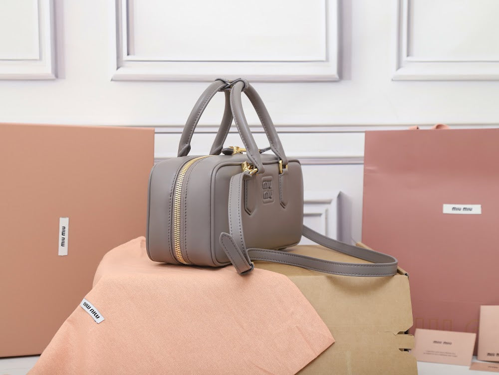 Dragons Bags Miun Miun Luxury Bag --123423