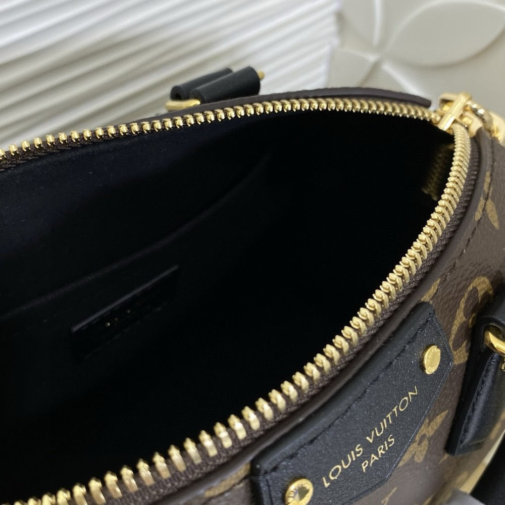 Dragons Bags ln Luxury Bag --81680
