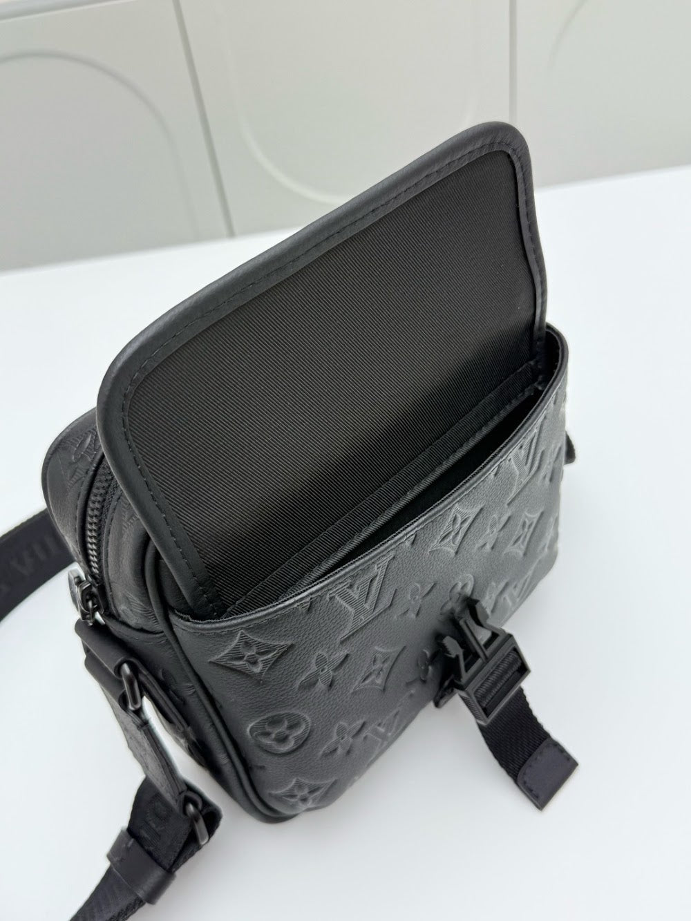 Dragons Bags ln Luxury Bag --71506