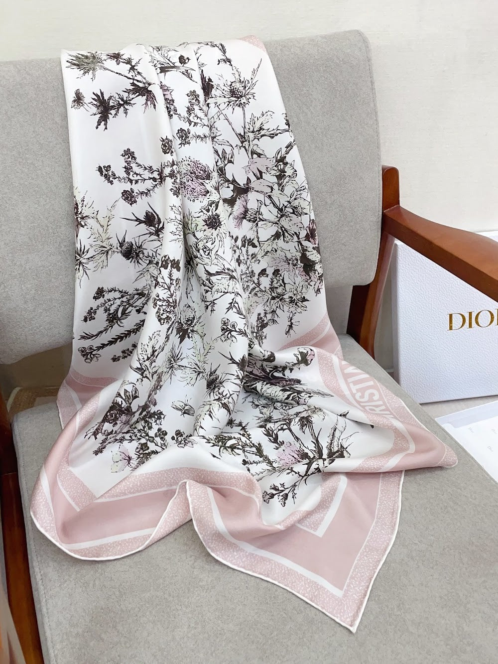 Dragons Bags Premium Designer Scarf --98981